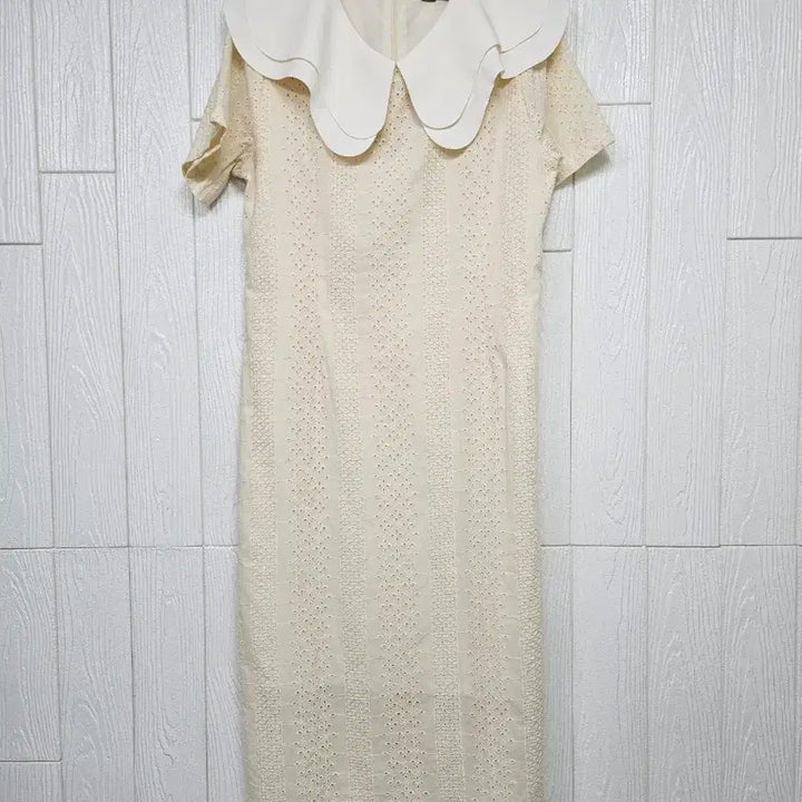 [SOLD OUT] 168.더블카라 자수펀칭 원피스