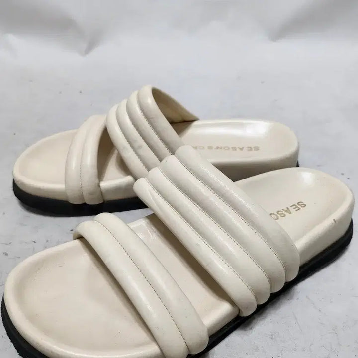 [BUNJANG] 230 Seasons Critic Sandals / 230 시즌스 크리틱 샌들 아이보리