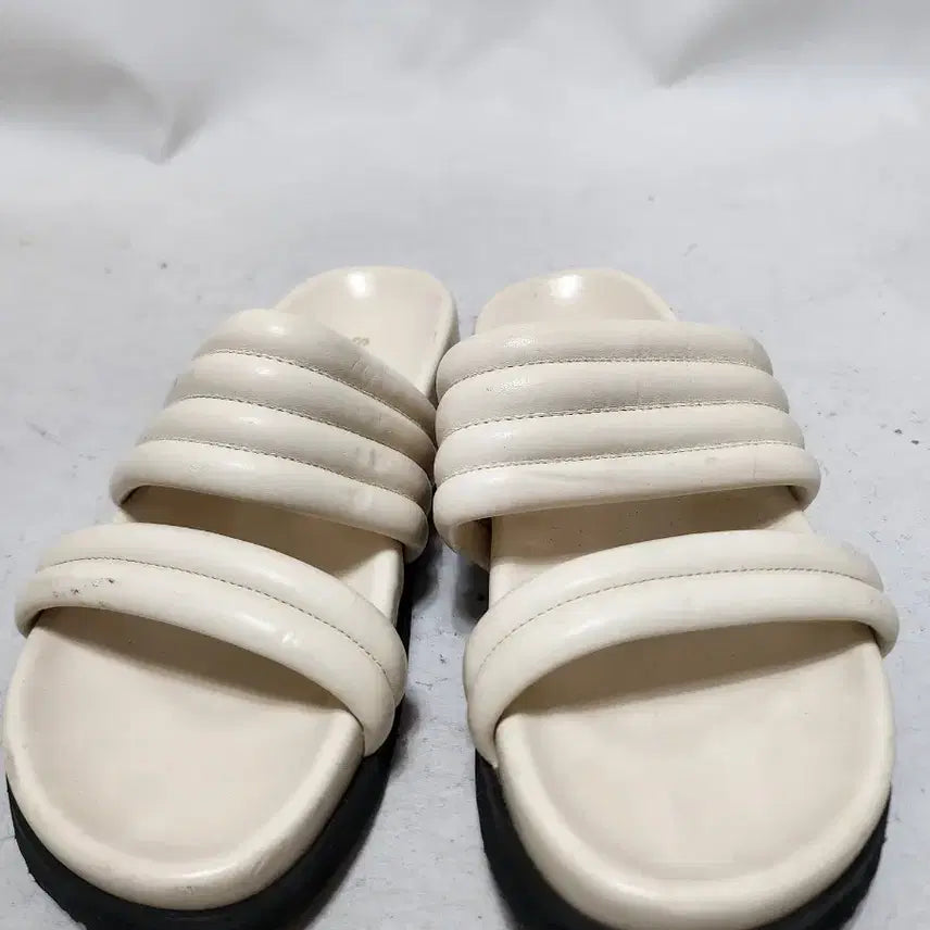 [BUNJANG] 230 Seasons Critic Sandals / 230 시즌스 크리틱 샌들 아이보리