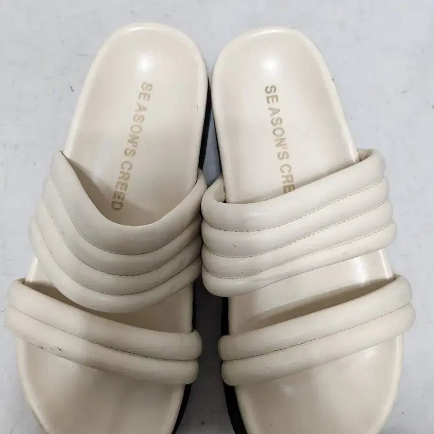 [BUNJANG] 230 Seasons Critic Sandals / 230 시즌스 크리틱 샌들 아이보리