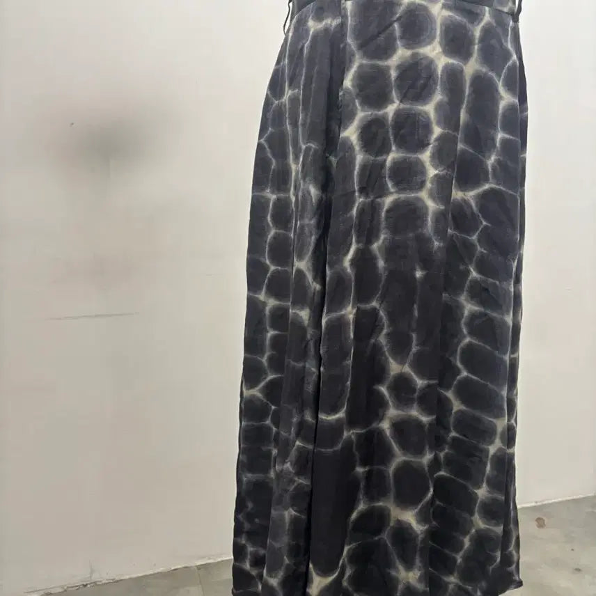 [SOLD OUT] 마시모드띠 블랙 패턴 롱 스커트