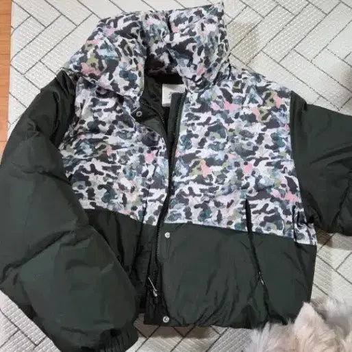 [BUNJANG] Juicy Judy Patterned Short Padded Jacket / 쥬시쥬디 패딩