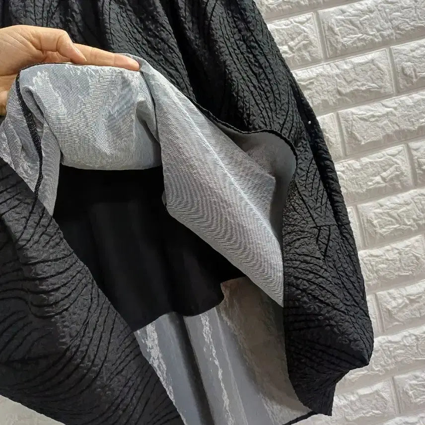 [BUNJANG] muzak A-Line Long Skirt / muzak.  엠보 A라인 롱스커트 블랙