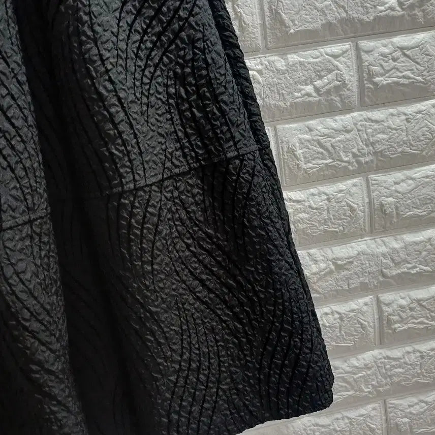 [BUNJANG] muzak A-Line Long Skirt / muzak.  엠보 A라인 롱스커트 블랙