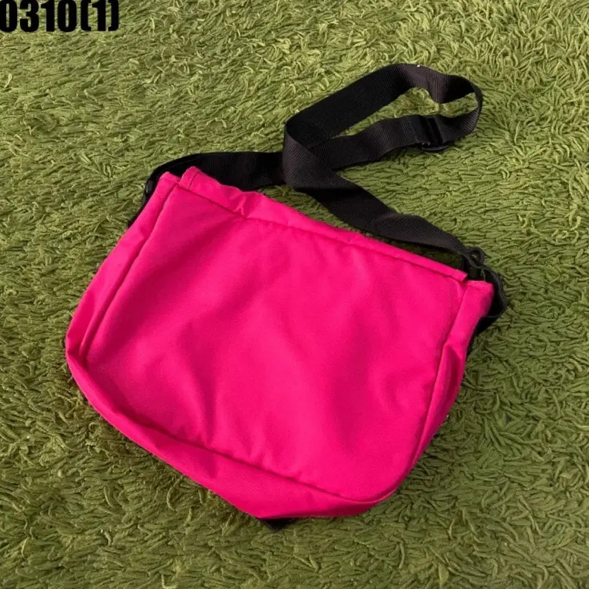 [BUNJANG] Eastpak Crossbody Bag / 이스트팩 크로스백 가방