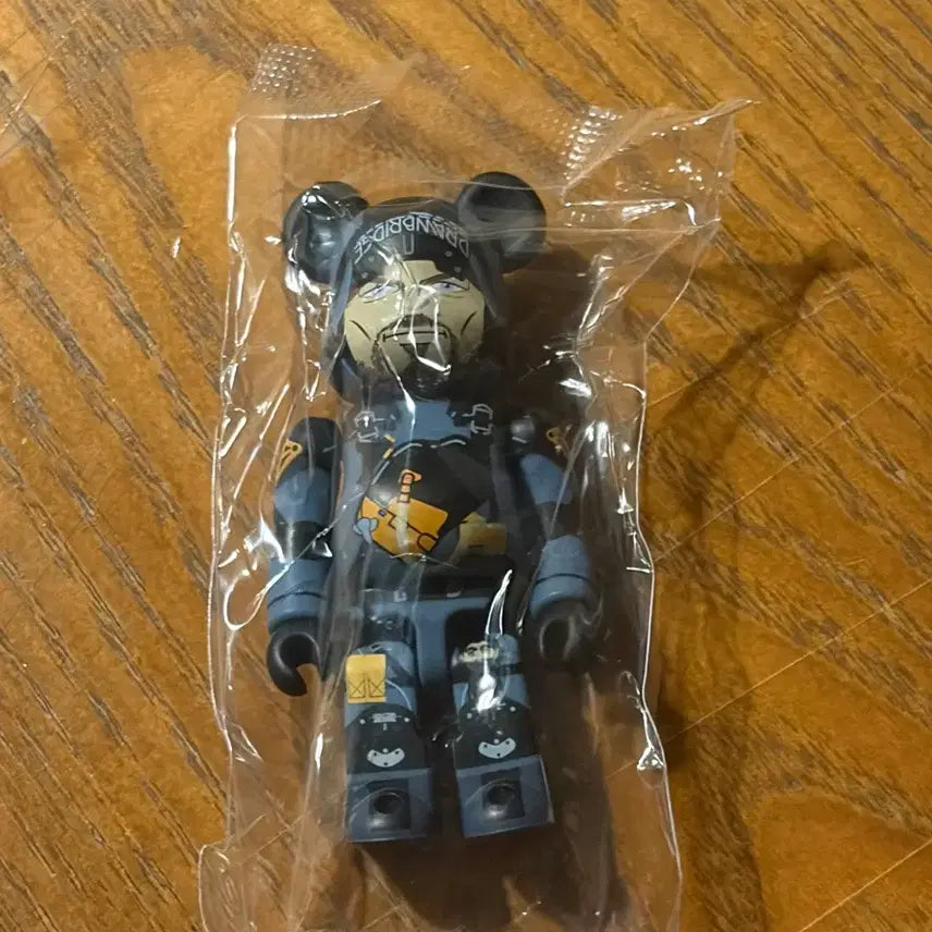 [BUNJANG] Be@rbrick Death Stranding 100% Figure / 베어브릭 데스스트렌딩 100%