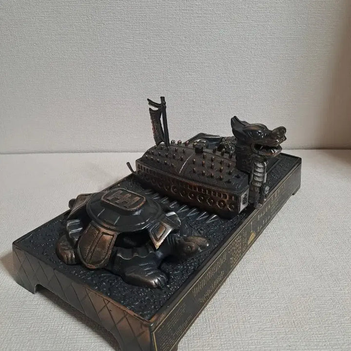 [BUNJANG] Retro Turtle Ship Lighter Ashtray Collectible / 근대사 [ 거북선 ] 라이터 재털이 레트로 수집품