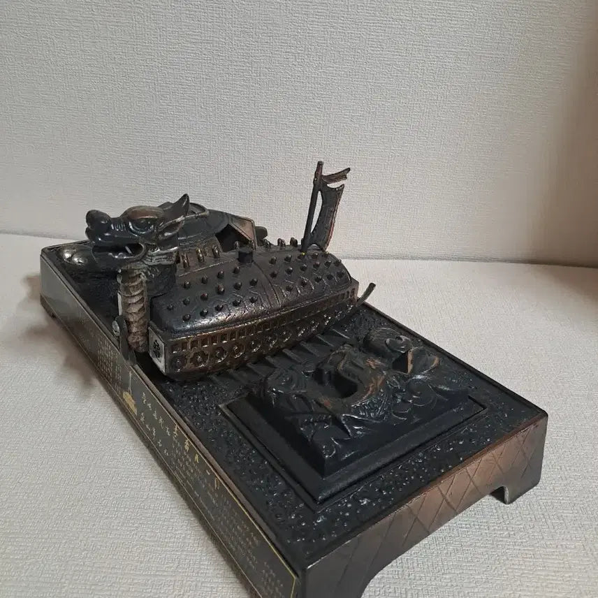 [BUNJANG] Retro Turtle Ship Lighter Ashtray Collectible / 근대사 [ 거북선 ] 라이터 재털이 레트로 수집품