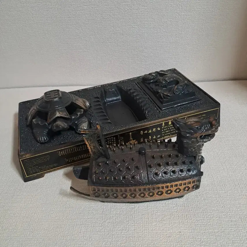 [BUNJANG] Retro Turtle Ship Lighter Ashtray Collectible / 근대사 [ 거북선 ] 라이터 재털이 레트로 수집품