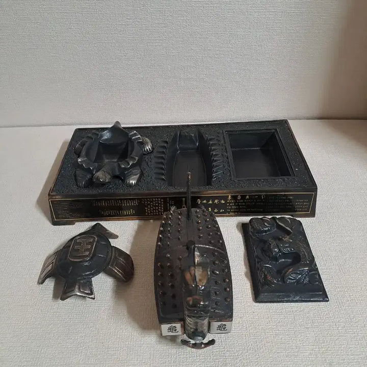 [BUNJANG] Retro Turtle Ship Lighter Ashtray Collectible / 근대사 [ 거북선 ] 라이터 재털이 레트로 수집품