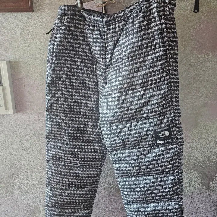 [BUNJANG] Supreme x The North Face Studded Nuptse Pants - Black (21SS) / [XL] 슈프림 x 노스페이스 스터드 눕시 팬츠 블랙 21SS