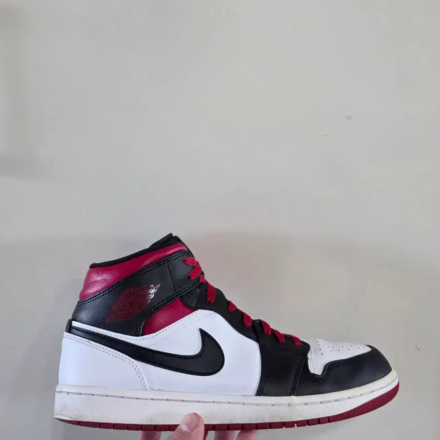 [BUNJANG] Nike Air Jordan 1 Mid Retro White Gym Red Sneakers / [285] 나이키 에어조던1 미드 레트로 화이트짐레드ㅡ단종매물