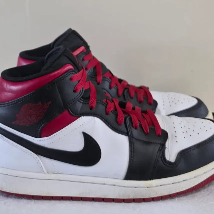 [BUNJANG] Nike Air Jordan 1 Mid Retro White Gym Red Sneakers / [285] 나이키 에어조던1 미드 레트로 화이트짐레드ㅡ단종매물