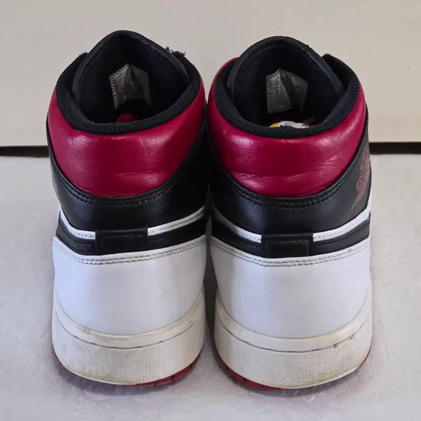 [BUNJANG] Nike Air Jordan 1 Mid Retro White Gym Red Sneakers / [285] 나이키 에어조던1 미드 레트로 화이트짐레드ㅡ단종매물