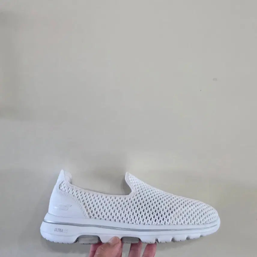 [BUNJANG] Skechers Go Walk 5 Comfort Breathable Slip-on Sneakers / [240] 스케쳐스 고워크5 컴포트브레스블 슬립온 화이트ㅡ단종매물,최저가
