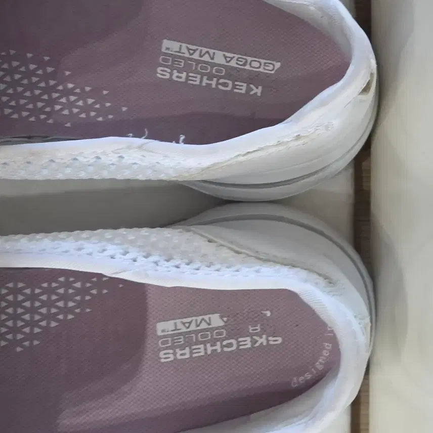 [BUNJANG] Skechers Go Walk 5 Comfort Breathable Slip-on Sneakers / [240] 스케쳐스 고워크5 컴포트브레스블 슬립온 화이트ㅡ단종매물,최저가