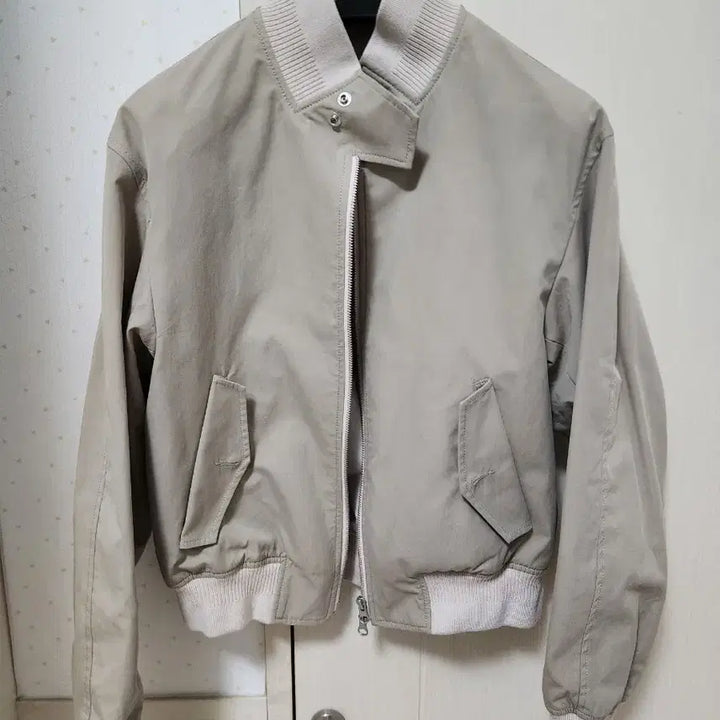 [SOLD OUT] 쿠어 립 하이넥 해링턴 자켓 베이지 s