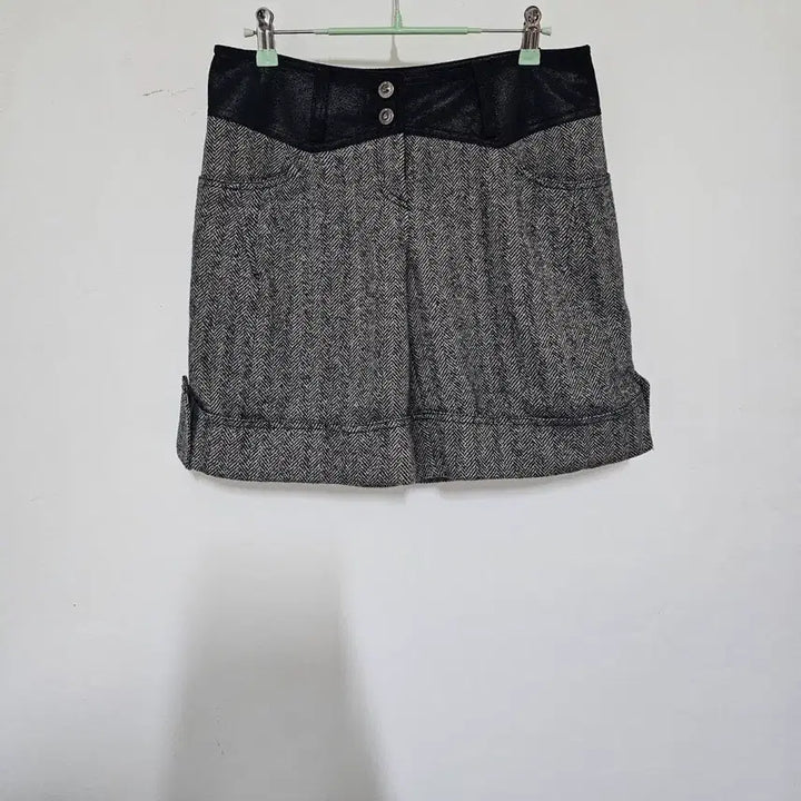 [BUNJANG] DECO XIX Herringbone Color-Block Shorts (M, 27-28 inch) / 데코 xix. 헤링본  블랙  배색  반바지. M 27~28 인치 상태굿