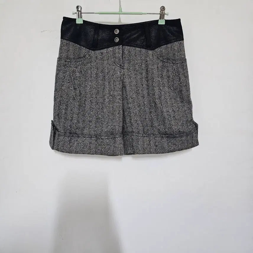 [BUNJANG] DECO XIX Herringbone Color-Block Shorts (M, 27-28 inch) / 데코 xix. 헤링본  블랙  배색  반바지. M 27~28 인치 상태굿
