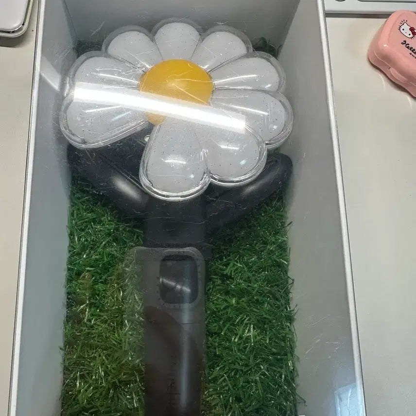 [BUNJANG] G-Dragon Official Light Stick Daisy Bong / 지드래곤 응원봉 데이지봉