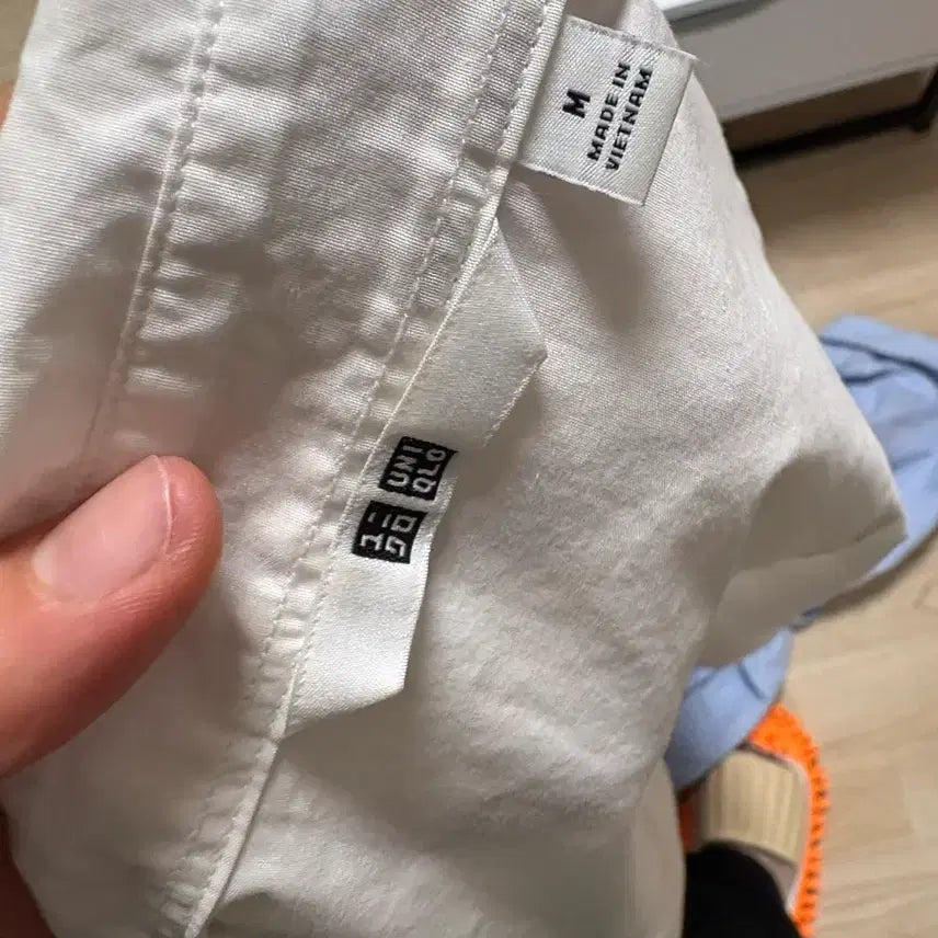 [BUNJANG] Uniqlo White Long Sleeve Shirt / 유니클로 화이트 긴팔 셔츠
