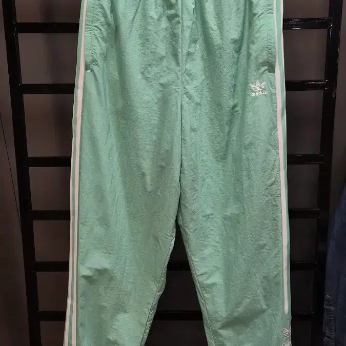 [BUNJANG] Adidas Lock Up Track Pants Mint (Size L) / [L] 아디다스 락업 트랙 팬츠 민트 3.9