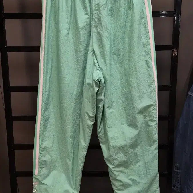 [BUNJANG] Adidas Lock Up Track Pants Mint (Size L) / [L] 아디다스 락업 트랙 팬츠 민트 3.9