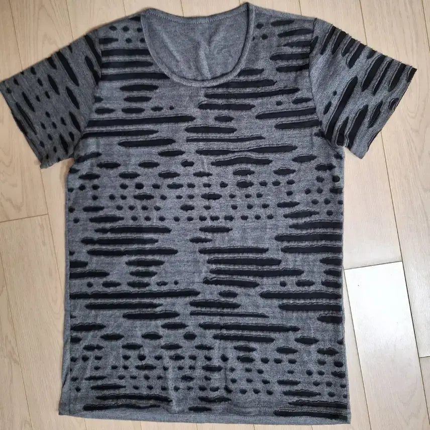 [SOLD OUT] 데미지 스타일 회색 반팔 티셔츠