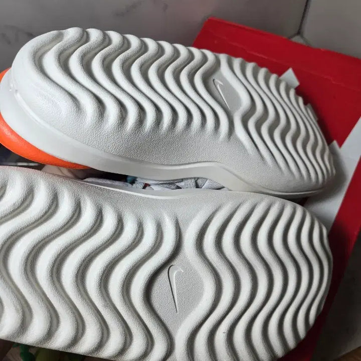 [BUNJANG] Nike Offline 3.0 Mule Padding Slippers 255 / 미착용) 나이키 오프라인3.0 뮬 패딩 신발 슬리퍼  255