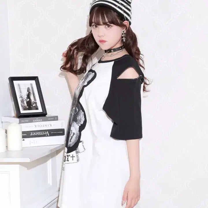 [BUNJANG] NOEMIE 아픈곰 Raglan Shoulder Zip Unisex Short Sleeve T-shirt / 노에미 NOEMIE 아픈곰 라글란 어깨 지퍼 남녀공용 반팔 티셔츠
