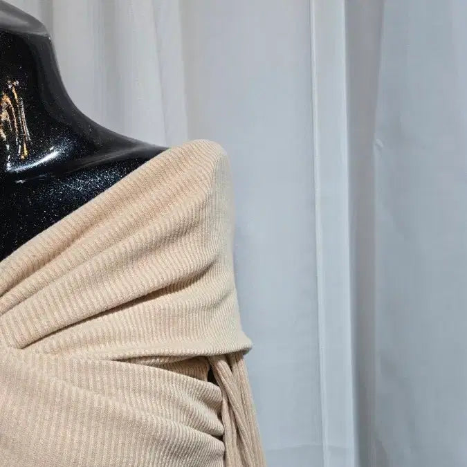 [BUNJANG] Off-Shoulder Ribbed Cross Long Sleeve Top / 오프숄드 골지 크로스 베이지 긴팔