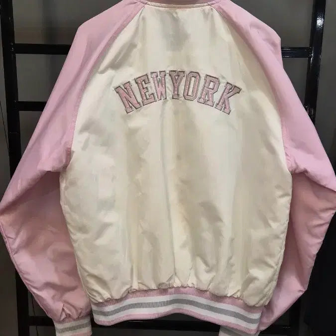 [BUNJANG] MLB New York Yankees Pink Varsity Jacket / [95] MLB 뉴욕양키스 핑크 배색 바시티 자켓 (스타디움 점퍼)4.5
