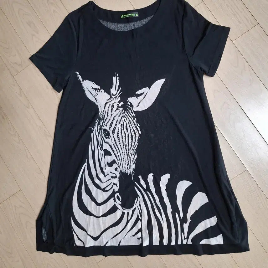 [SOLD OUT] Maria Milano 검정색 얼룩말 티셔츠