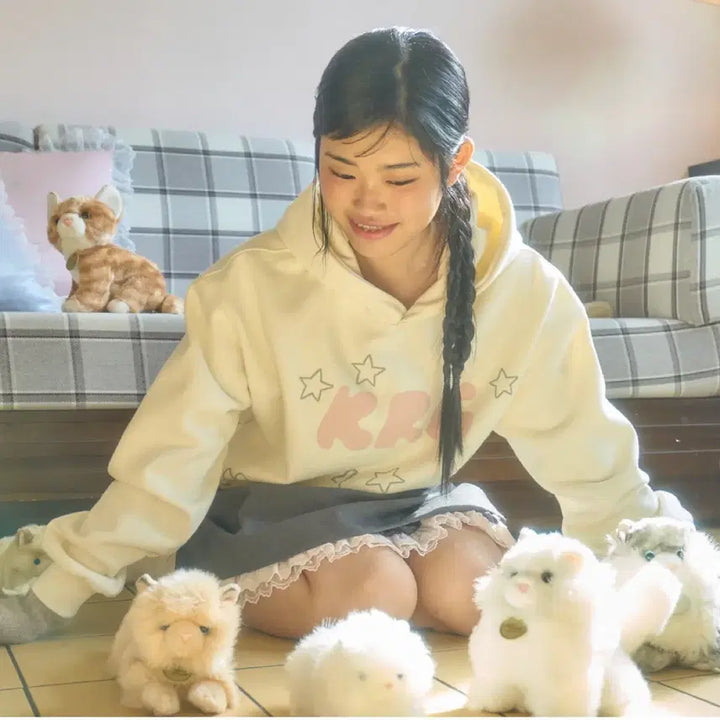[BUNJANG] Sakirigirl Logo Hoodie Ivory / 샤키리 키리걸 로고 후드티 아이보리