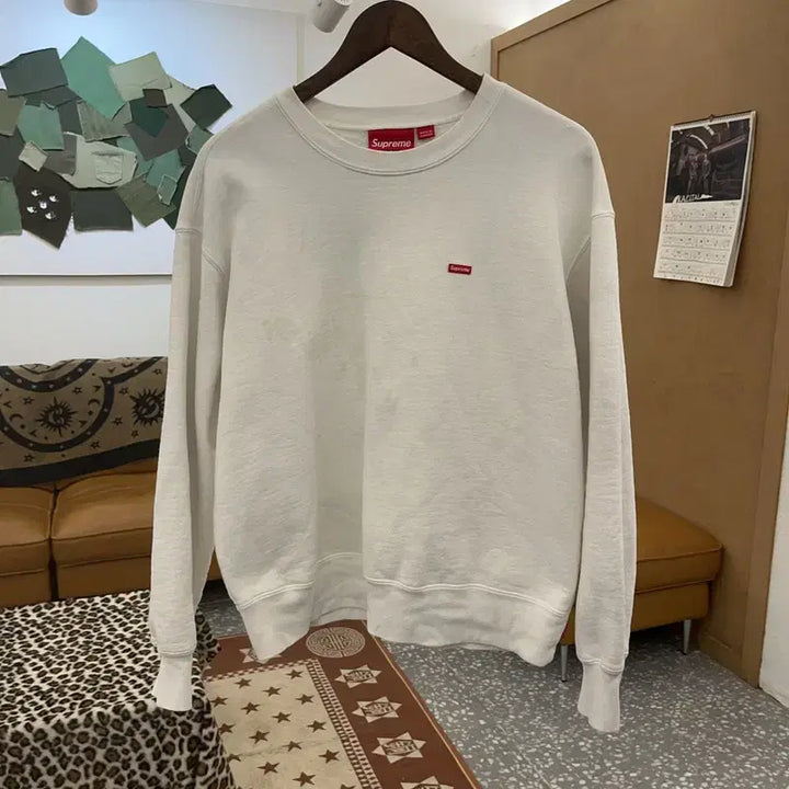 [BUNJANG] Supreme Modern Casual Vintage Small Logo Sweatshirt / 슈프림 모던 캐주얼 빈티지 스몰로고 맨투맨 S C09710