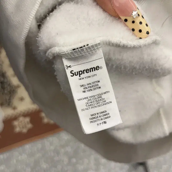 [BUNJANG] Supreme Modern Casual Vintage Small Logo Sweatshirt / 슈프림 모던 캐주얼 빈티지 스몰로고 맨투맨 S C09710