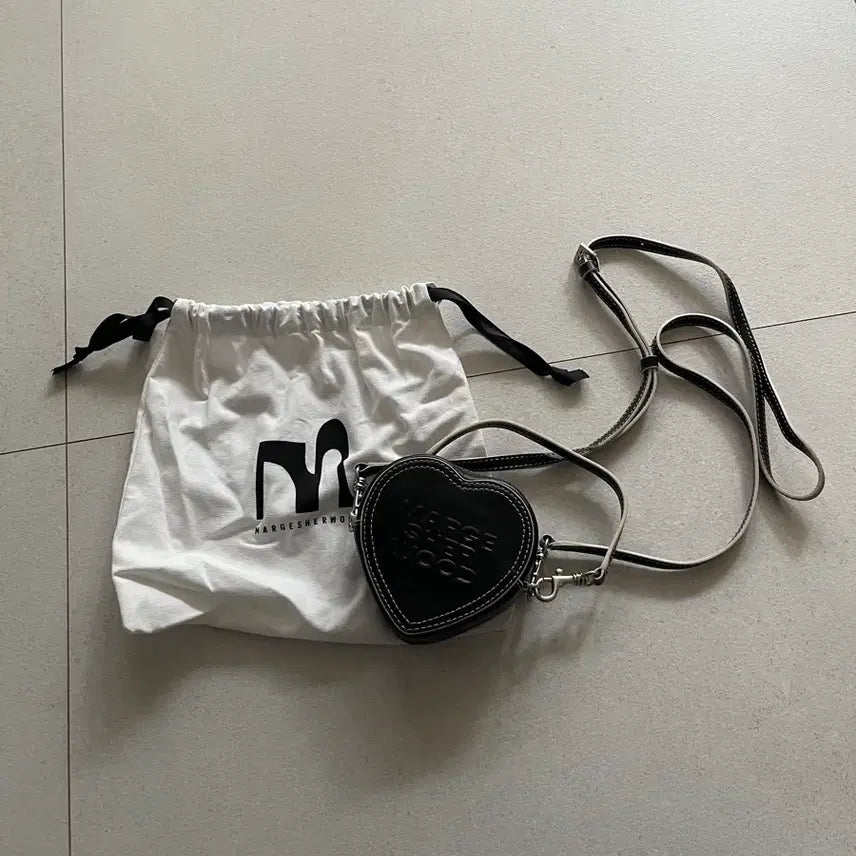 [BUNJANG] Margesherwood Heart Mini Bag Black / 마지셔우드 하트 미니백 블랙 새상품