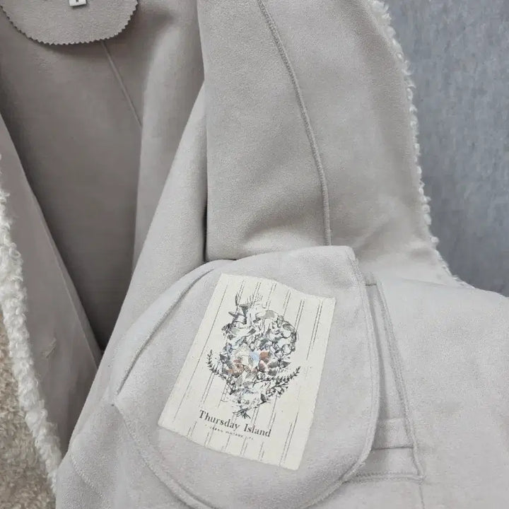 [BUNJANG] Thursday Island M Faux Shearling Jacket / 여성 M 써스데이아일랜드 무스탕 자켓