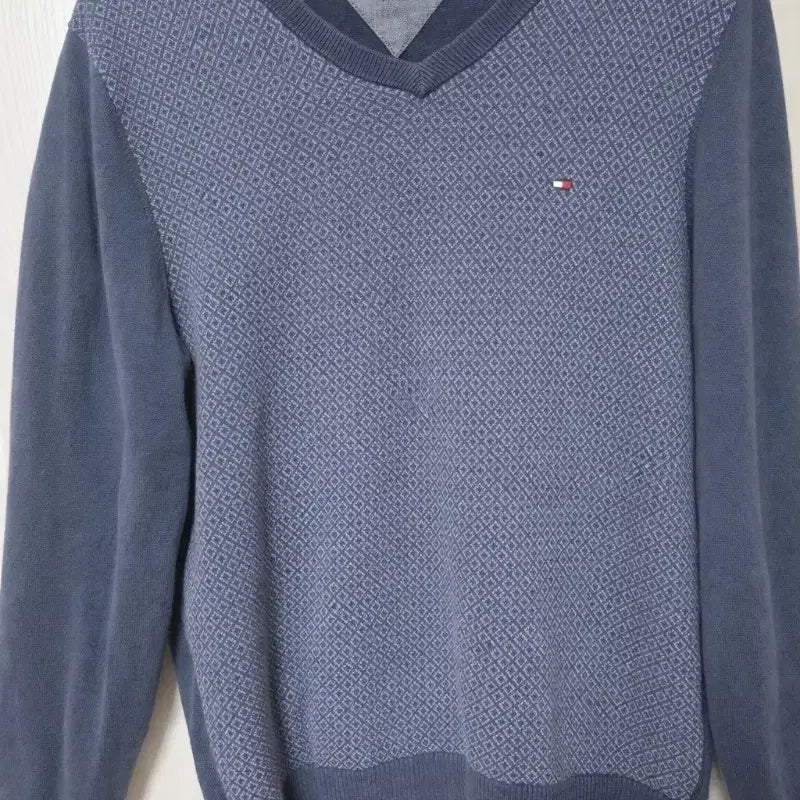[BUNJANG] Tommy Hilfiger V-Neck Knit Sweater / 타미힐피거 브이넥 니트 스웨터 남성 니트(95~100)