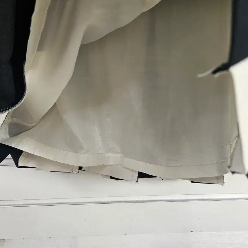 [BUNJANG] Vanilla.B Pleated Midi Skirt / 봄/바닐라비 블랙 아이보리 주름포인트 스커트/보물찾기천사