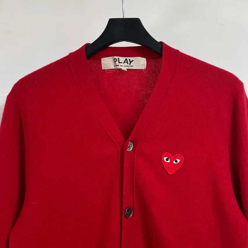 [BUNJANG] Comme des Garcons Wappen V-Neck Wool Cardigan / 꼼데가르송 와펜 브이넥 울 가디건 (on.07)