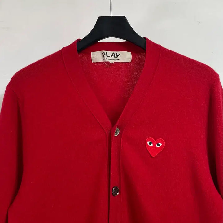 [BUNJANG] Comme des Garcons Wappen V-Neck Wool Cardigan / 꼼데가르송 와펜 브이넥 울 가디건 (on.07)