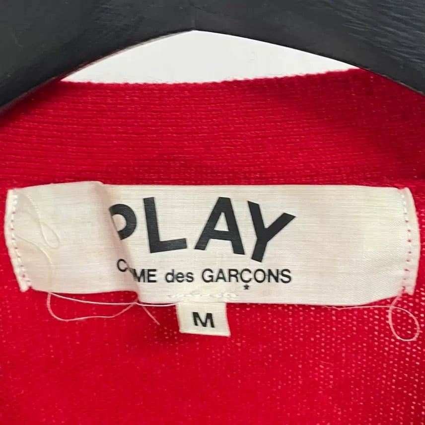 [BUNJANG] Comme des Garcons Wappen V-Neck Wool Cardigan / 꼼데가르송 와펜 브이넥 울 가디건 (on.07)