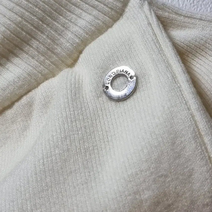 [BUNJANG] Baby Cashmere Ivory Knit Sweater / 25. 베이비 캐시미어 니트 아이보리 새상품