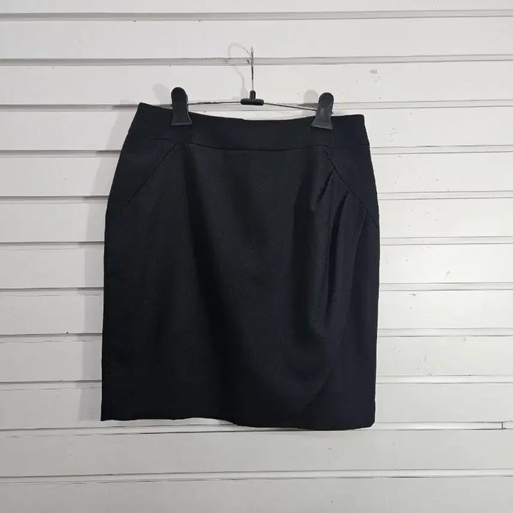 [BUNJANG] Roem Black Pleated Midi Skirt / 봄/로엠 블랙 뒷트임 주름포인트 스커트28/보물찾기천사