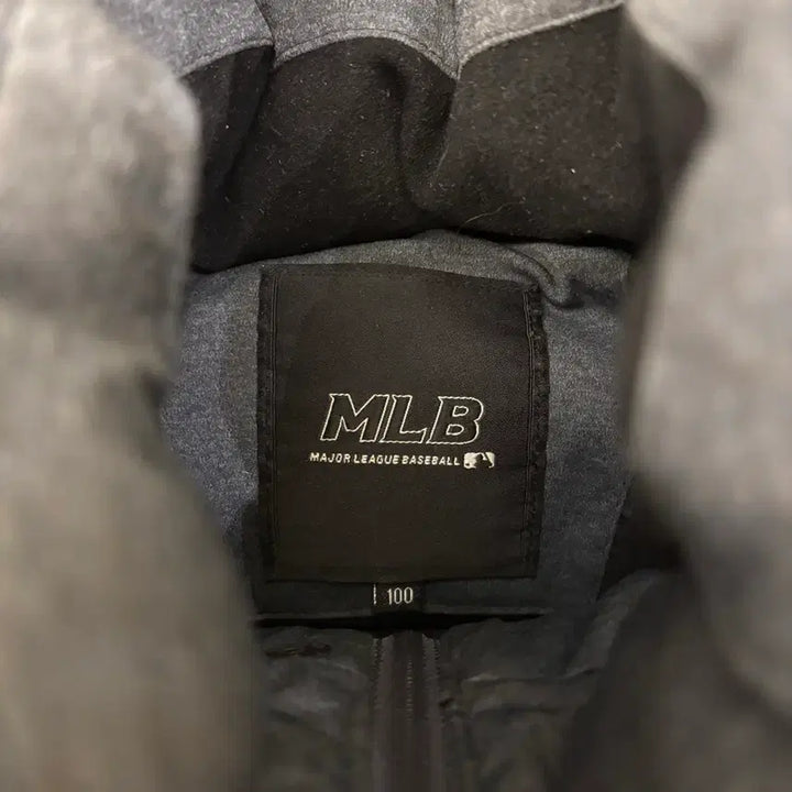[BUNJANG] MLB Detroit Duck Down Gray Padded Vest / MLB 디트로이트 덕다운 그레이 패딩조끼