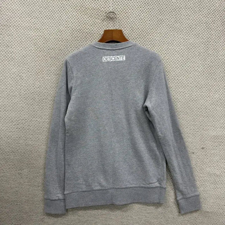 [SOLD OUT] 데상트 센터프린팅 캐주얼 맨투맨 M M13377