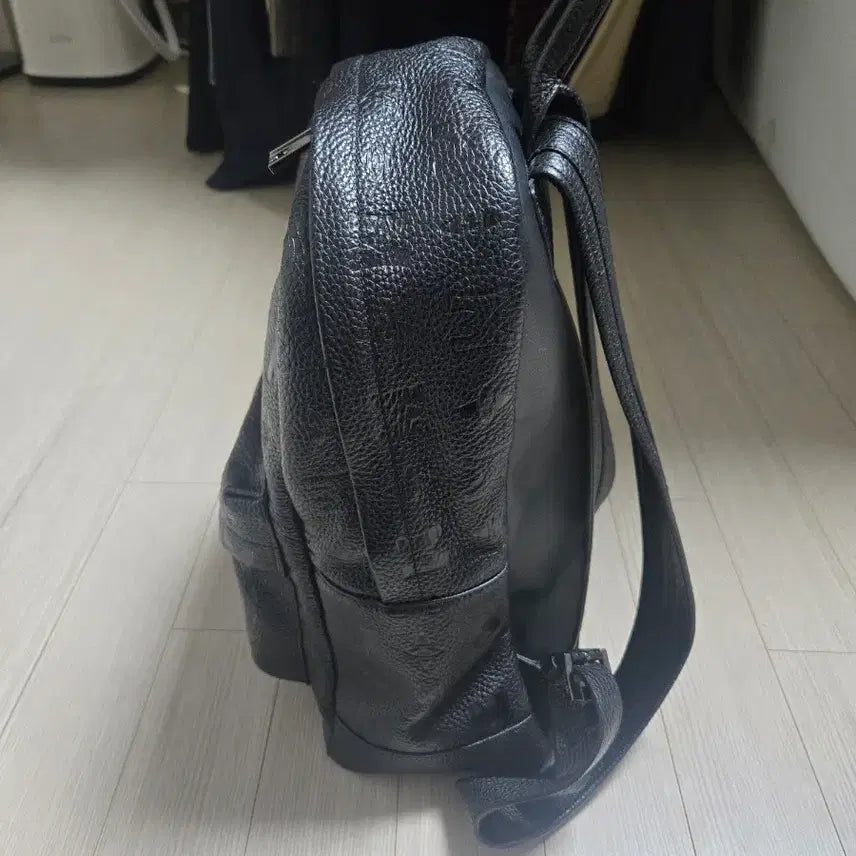 [SOLD OUT] 메트로시티 블랙 레더 백팩 가방