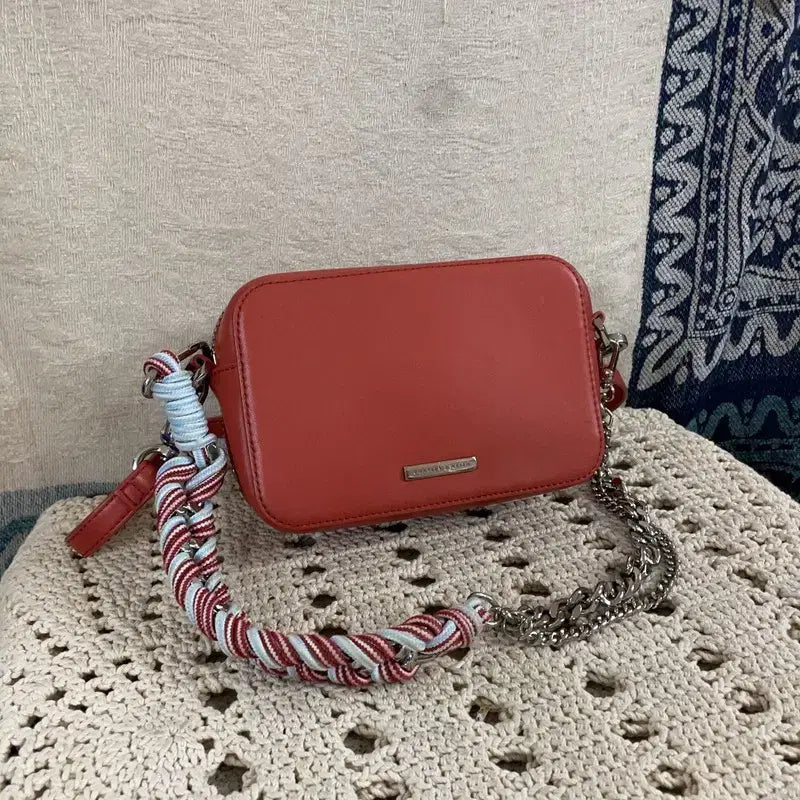 [BUNJANG] Charles &amp; Keith Leather Chain Crossbody Bag / [F] 찰스앤키스 가죽 체인 크로스백 숄더백 가방