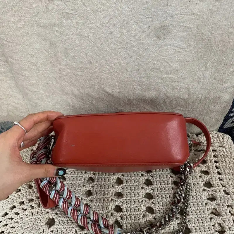 [BUNJANG] Charles &amp; Keith Leather Chain Crossbody Bag / [F] 찰스앤키스 가죽 체인 크로스백 숄더백 가방